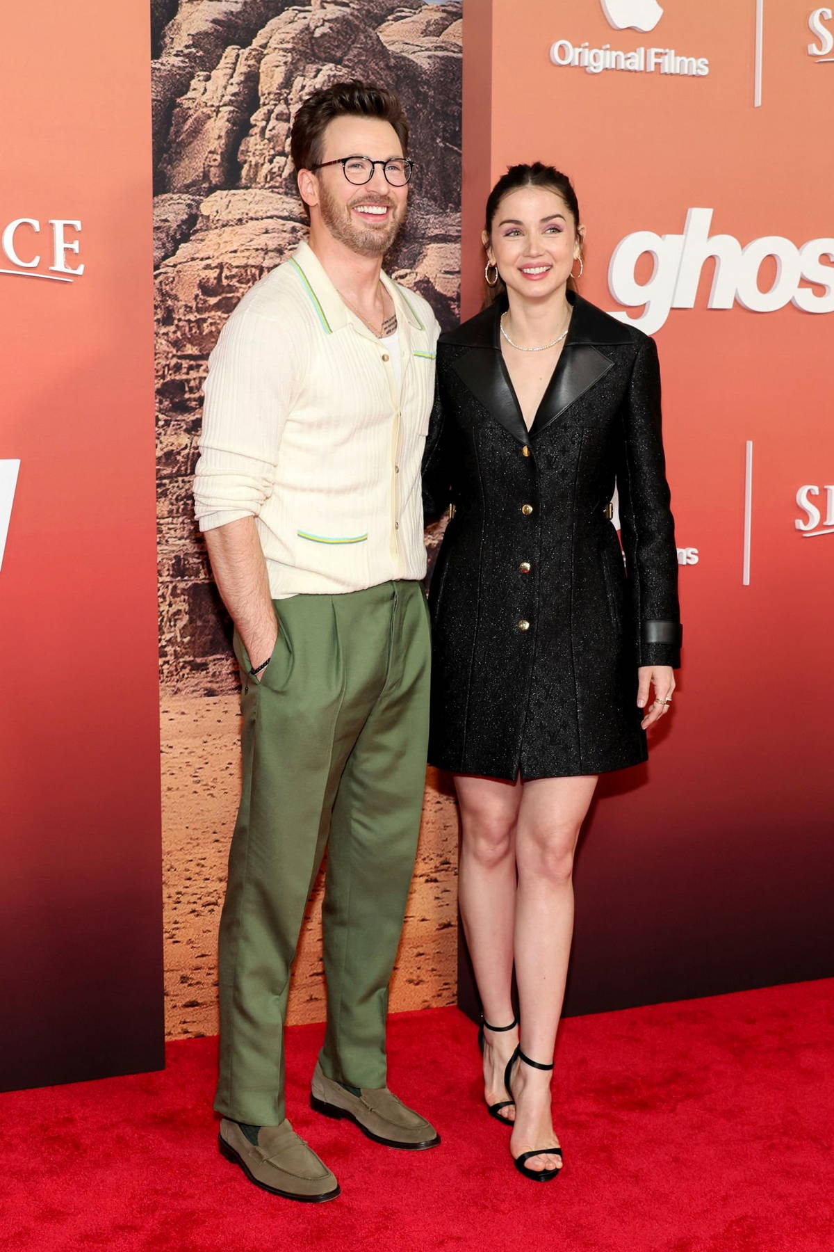 Ana de Armas attends the World Premiere of 'Ghosted' at AMC Lincoln Square  Theater in New York City-180423_6