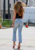 Sofia Vergara showcases her curves in skintight jeans while posing