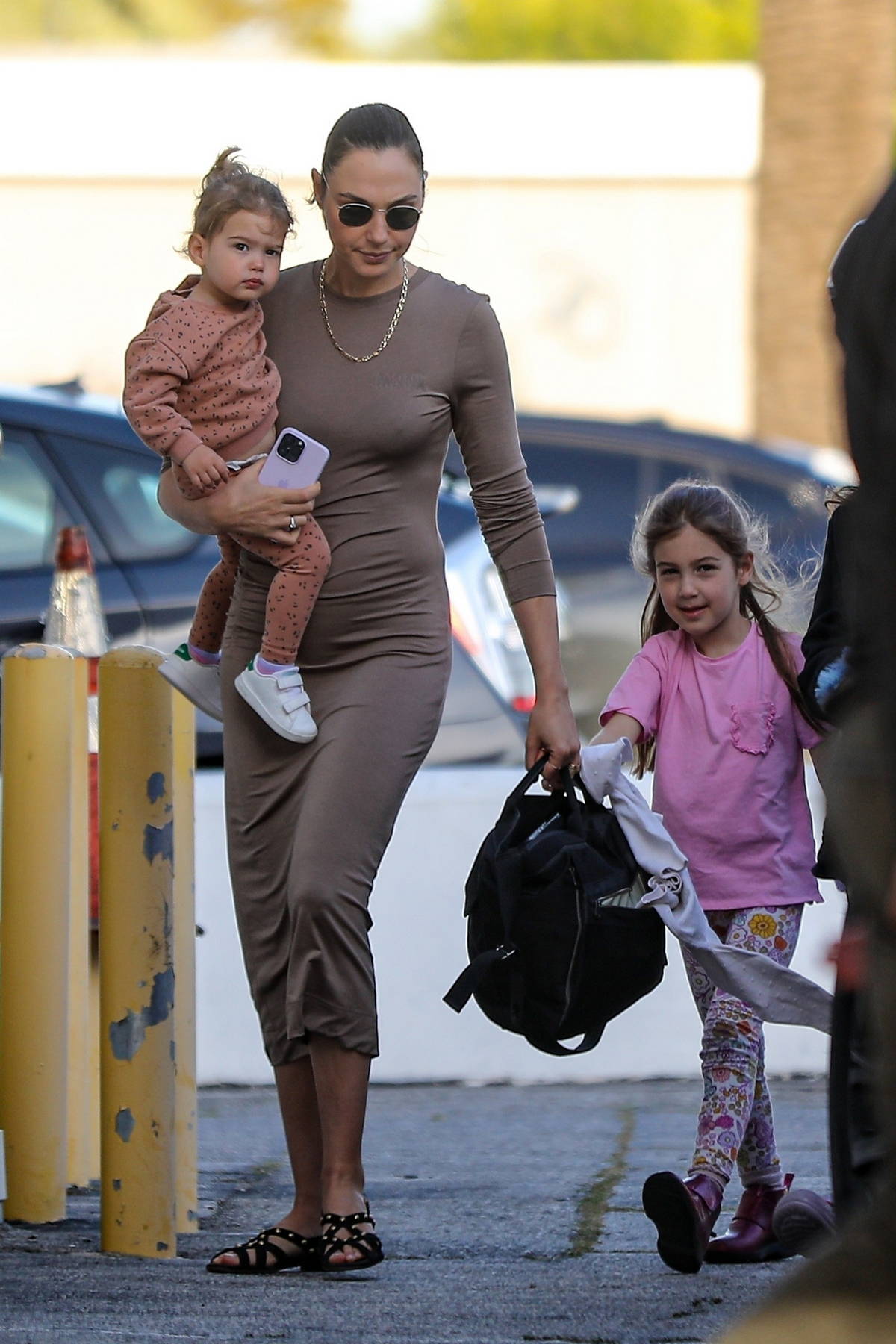 gal gadot looks fab in a form-fitting brown dress while out for with her  family at gyu-kaku in beverly hills, california-040423_5
