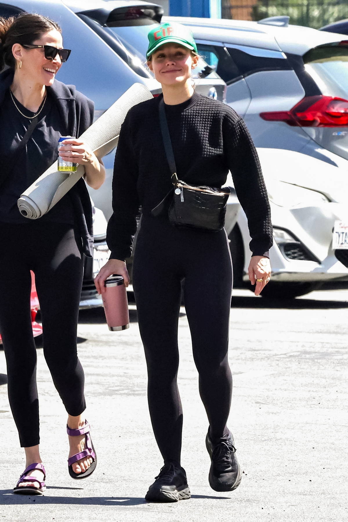 Kristen Bell parades her post-pregnancy curves in tight black