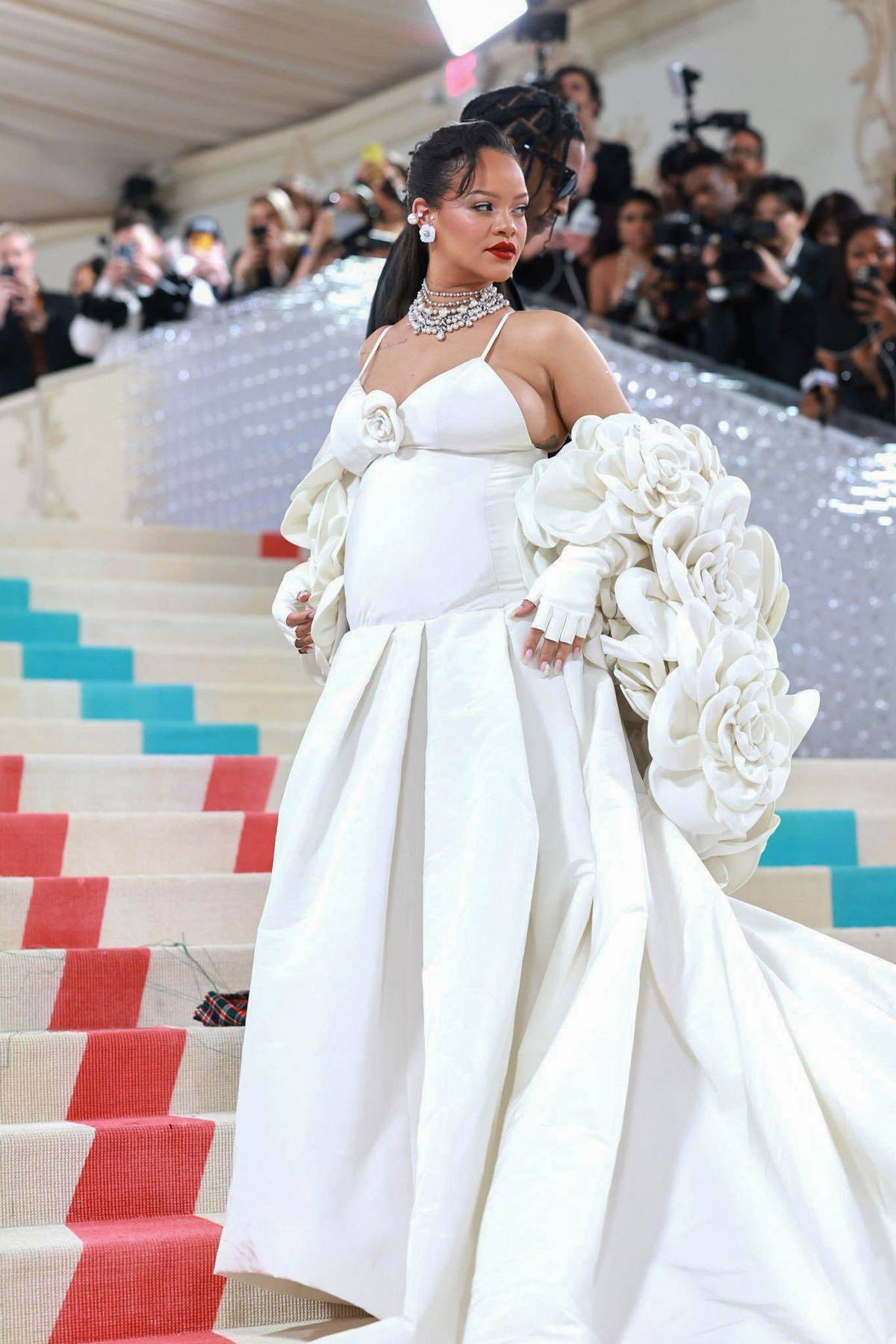 Rihanna attends the 2023 Met Gala Celebrating 'Karl Lagerfeld: A Line ...