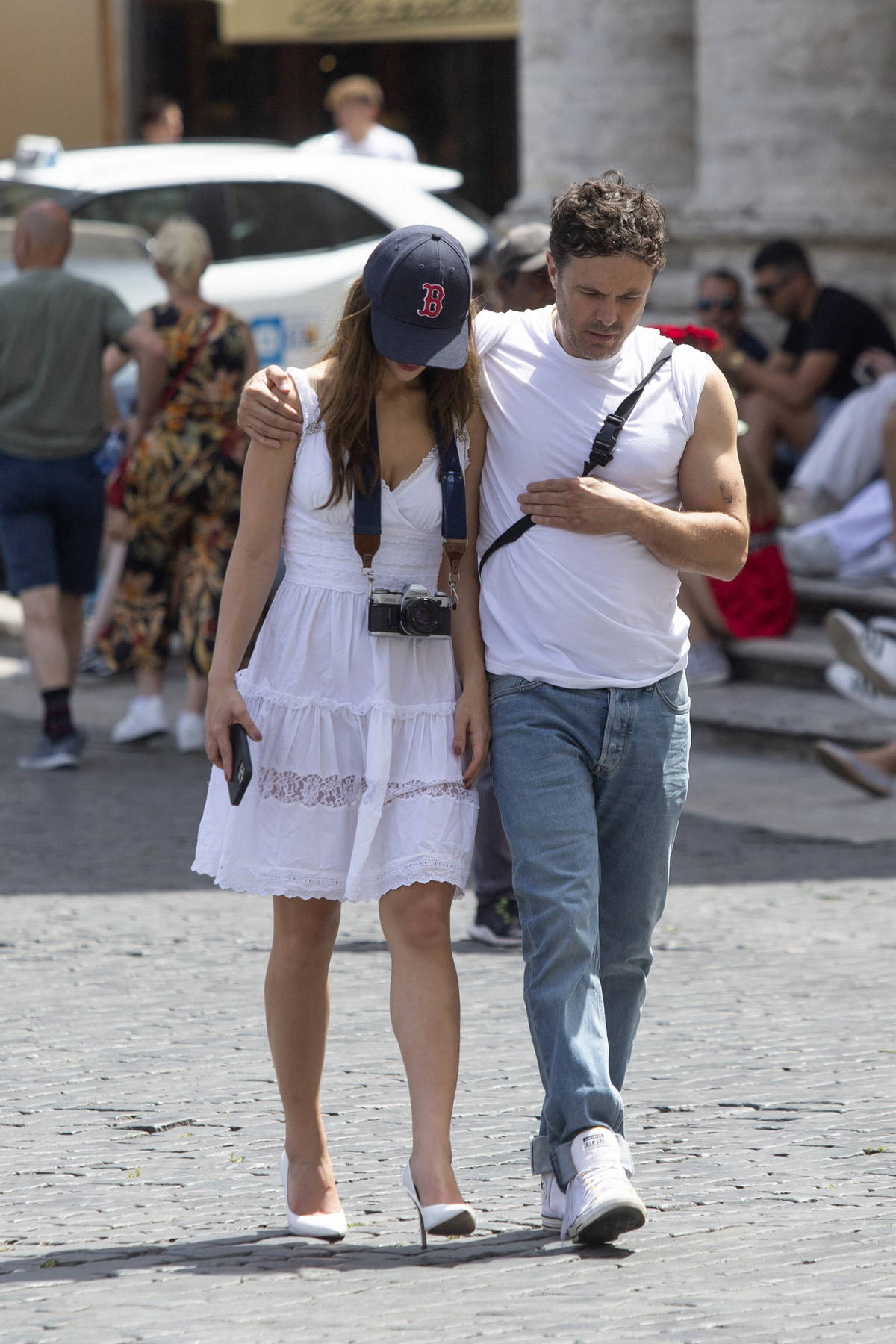 Caylee Cowan and Casey Affleck enjoy a day of sightseeing in Rome