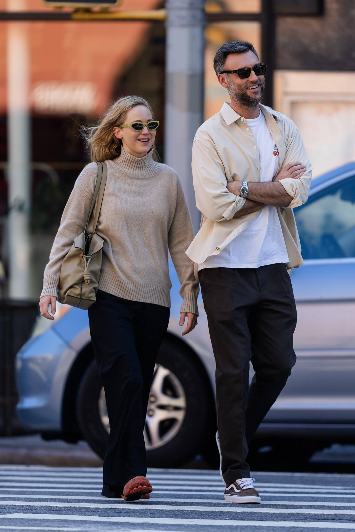Jennifer Lawrence is all smiles while enjoying a stroll with husband Cooke  Maroney in New York City-170923_4