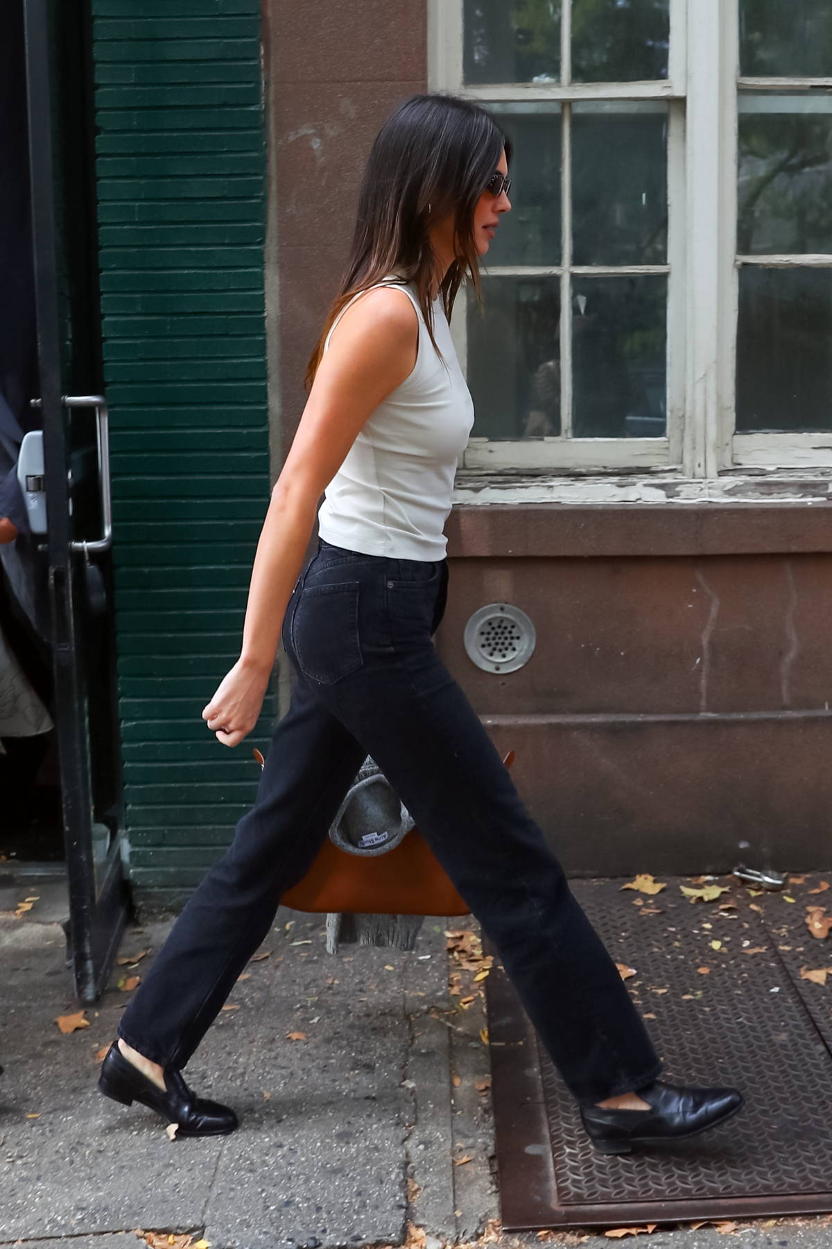 kendall jenner keeps it casual yet trendy with an all black
