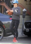 Jennifer Garner dons a grey sweater and camo leggings as she leaves the gym in Santa Monica, California