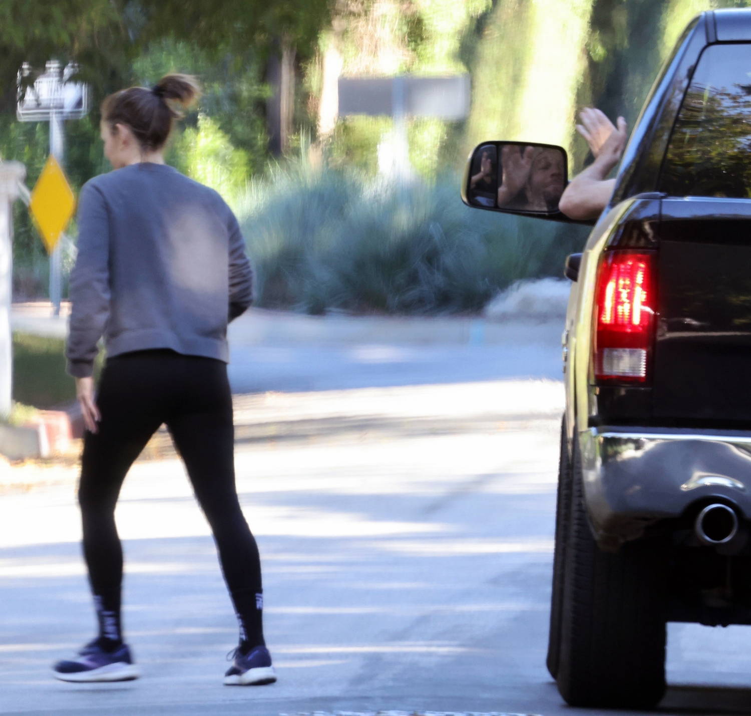 Jennifer Garner shares affectionate goodbye with her boyfriend