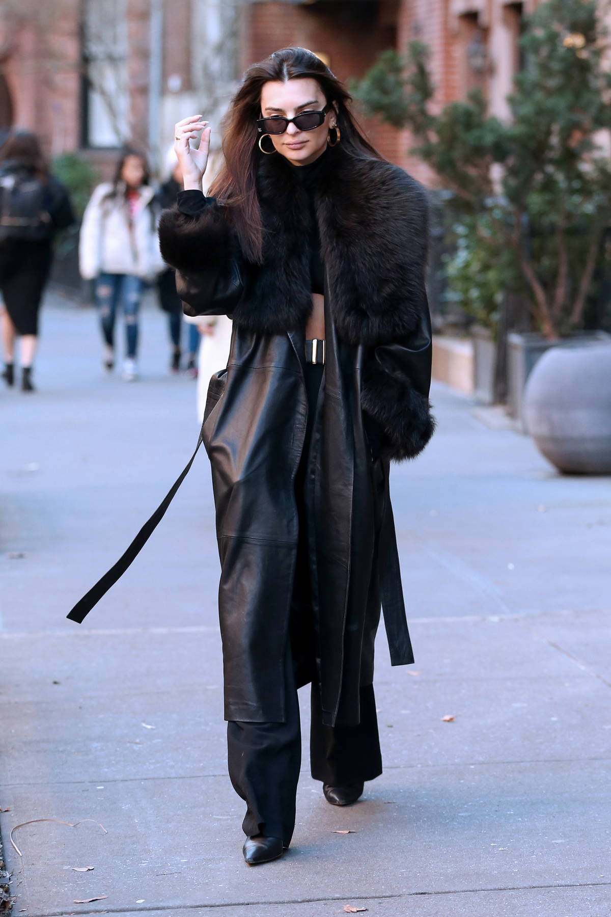 Sofia Vergara looks great in black top and grey leggings while running a  few errands in