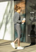 Jennifer Lopez looks good in a grey sweatshirt and leggings as she hits the  gym in Los Angeles-300124_9