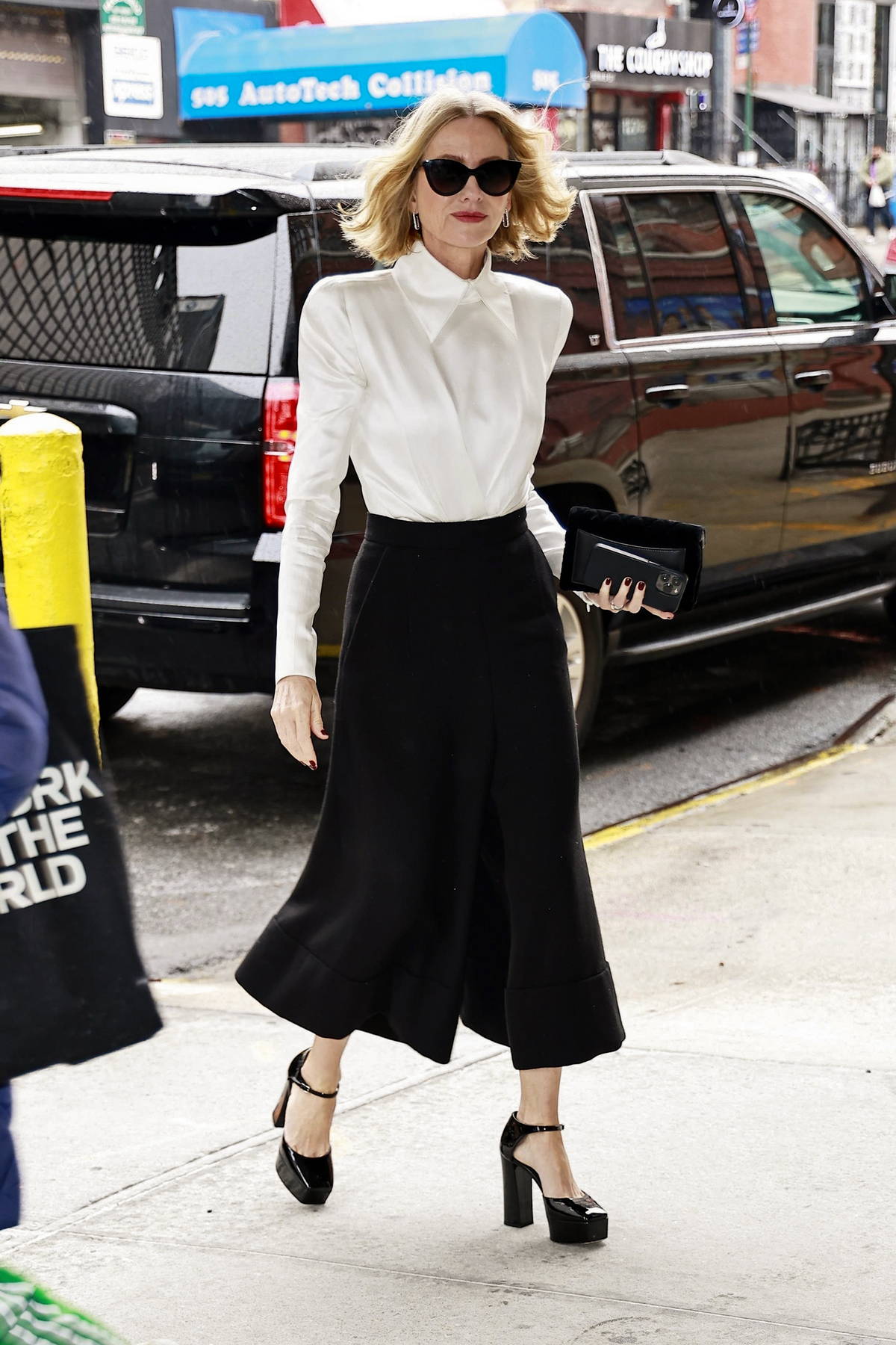 Naomi Watts looks fashionable in monochrome while stepping out in New York  City-230124_9